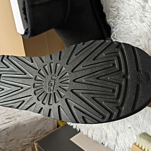 UGG Classic Mini II Women's Sz 8 Ankle Boots - Picture 6 of 10